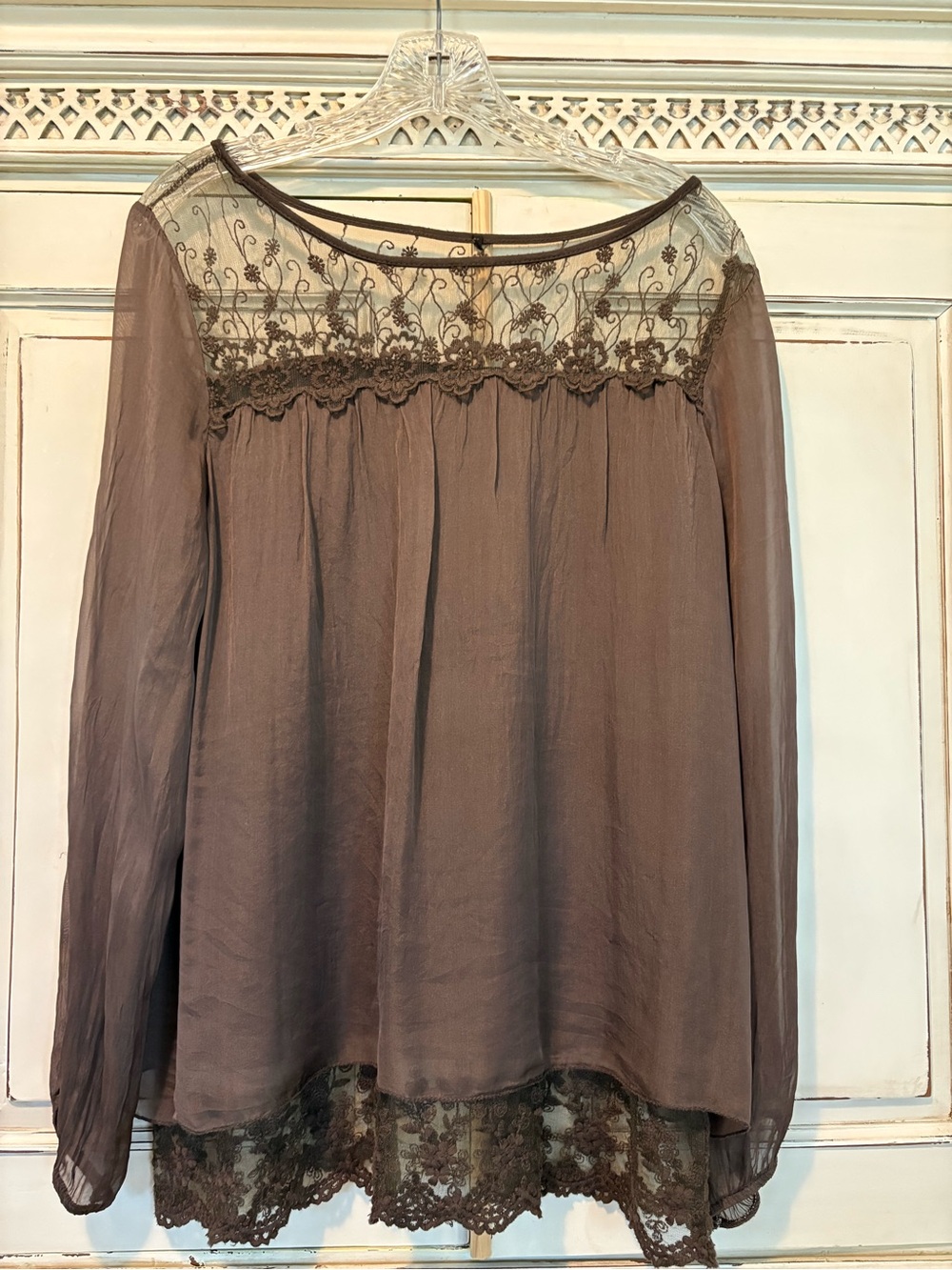 Womens Lace-Trim Long Sleeve Blouse in Brown